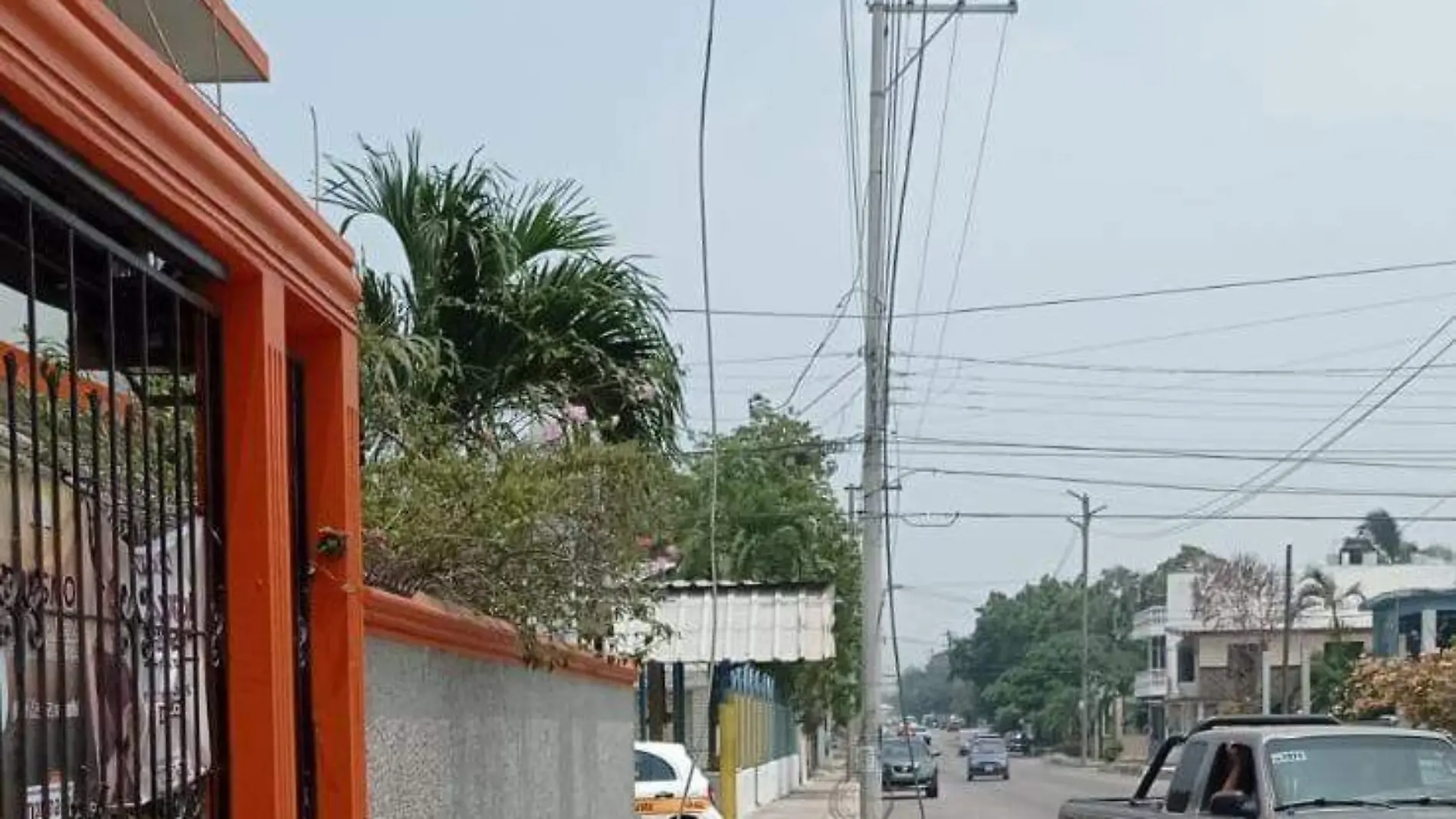  El cable quedó tirado en la calle Jaumave entre Necaxa y Morelia de la colonia Vicente Guerrero